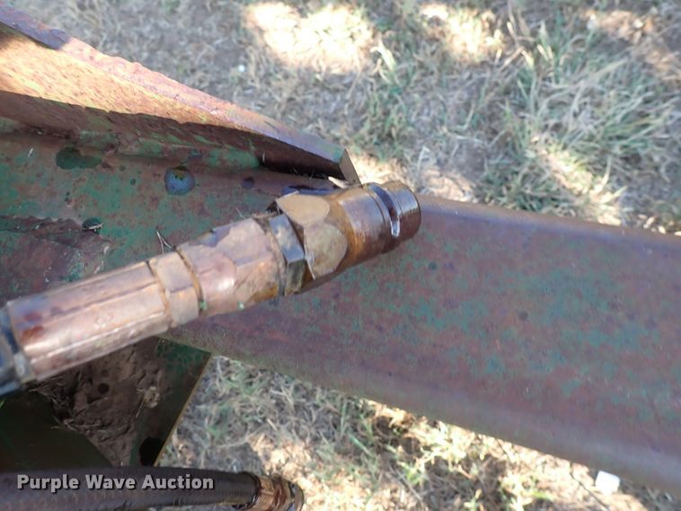 image for item DN2077 John Deere 960  field cultivator