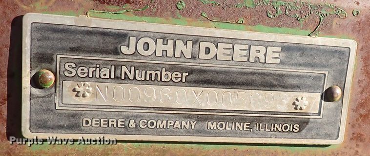 image for item DN2077 John Deere 960  field cultivator