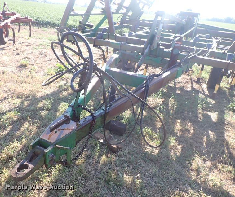 image for item DN2078 John Deere 980  field cultivator