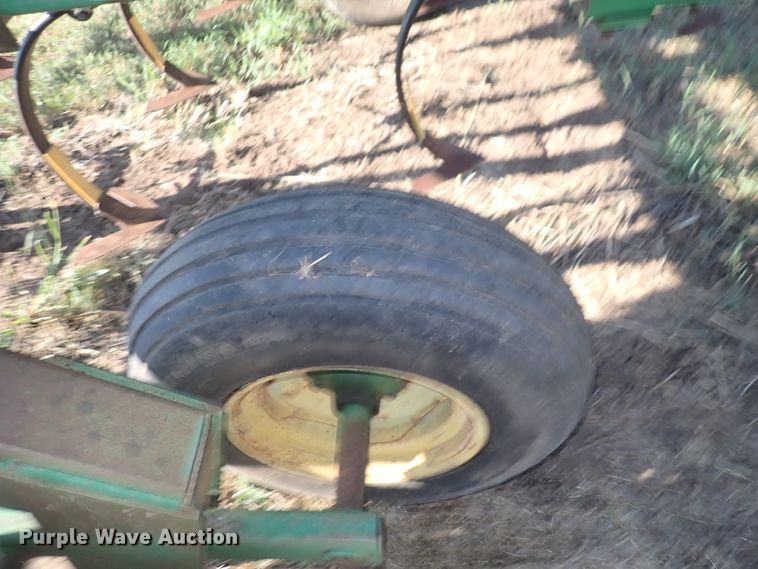 image for item DN2078 John Deere 980  field cultivator