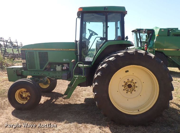 image for item DN2079 1996 John Deere 7800  tractor