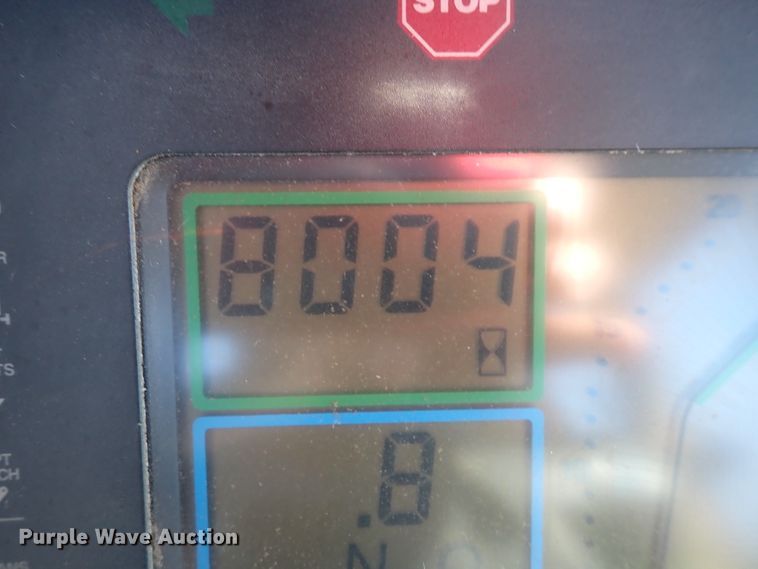 image for item DN2079 1996 John Deere 7800  tractor