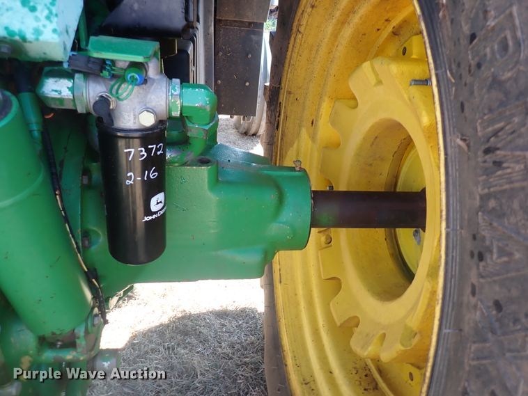 image for item DN2079 1996 John Deere 7800  tractor