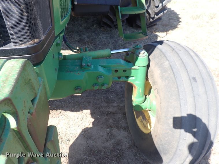 image for item DN2079 1996 John Deere 7800  tractor