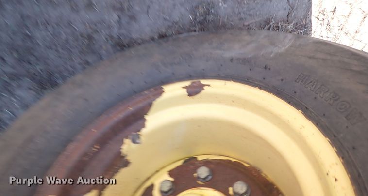 image for item DN2079 1996 John Deere 7800  tractor