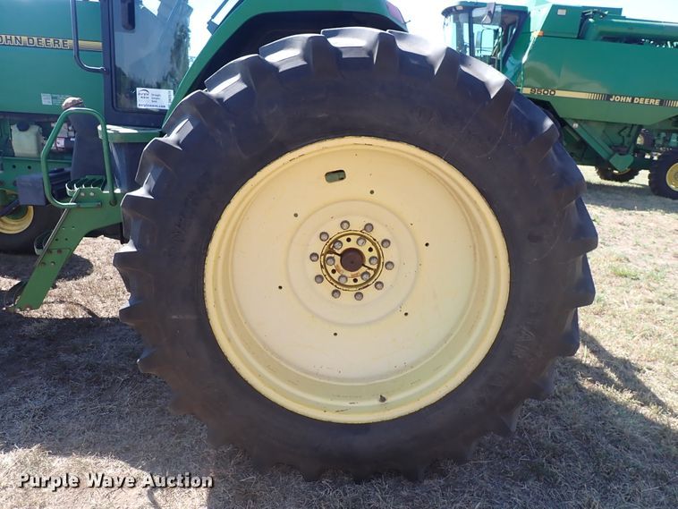 image for item DN2079 1996 John Deere 7800  tractor