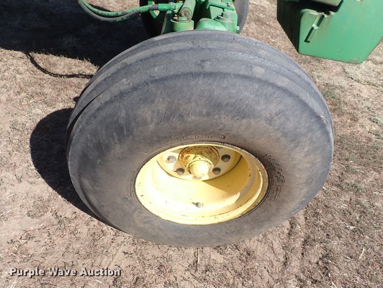 image for item DN2079 1996 John Deere 7800  tractor