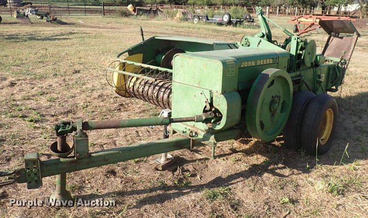 image for item DN2080 John Deere 224WS  small square baler