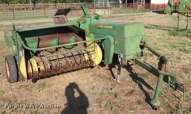 image for item DN2080 John Deere 224WS  small square baler