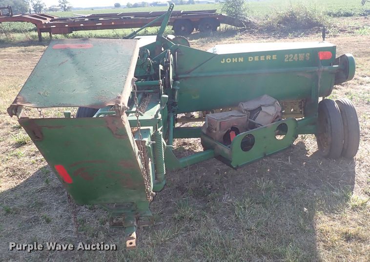 image for item DN2080 John Deere 224WS  small square baler