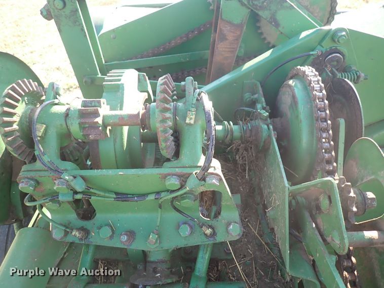 image for item DN2080 John Deere 224WS  small square baler