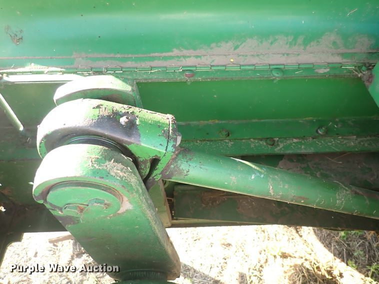 image for item DN2080 John Deere 224WS  small square baler