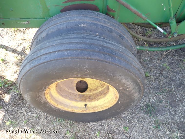 image for item DN2080 John Deere 224WS  small square baler