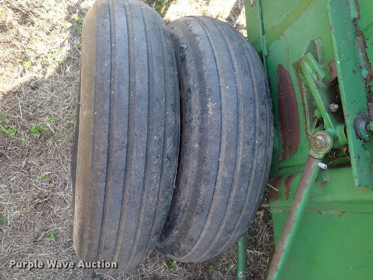 image for item DN2080 John Deere 224WS  small square baler