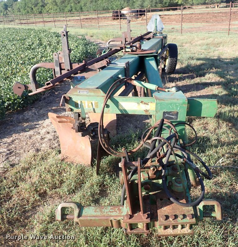 image for item DN2082 John Deere A2800  five bottom plow