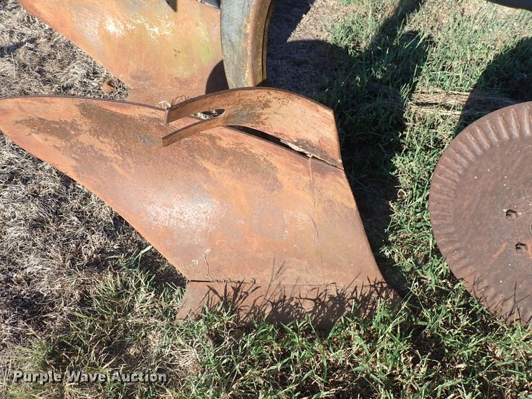 image for item DN2082 John Deere A2800  five bottom plow