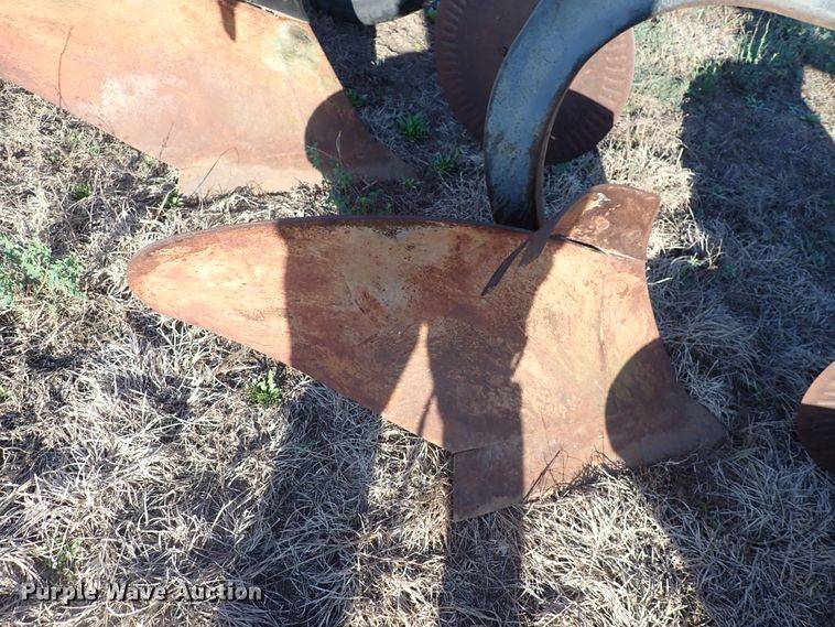 image for item DN2082 John Deere A2800  five bottom plow