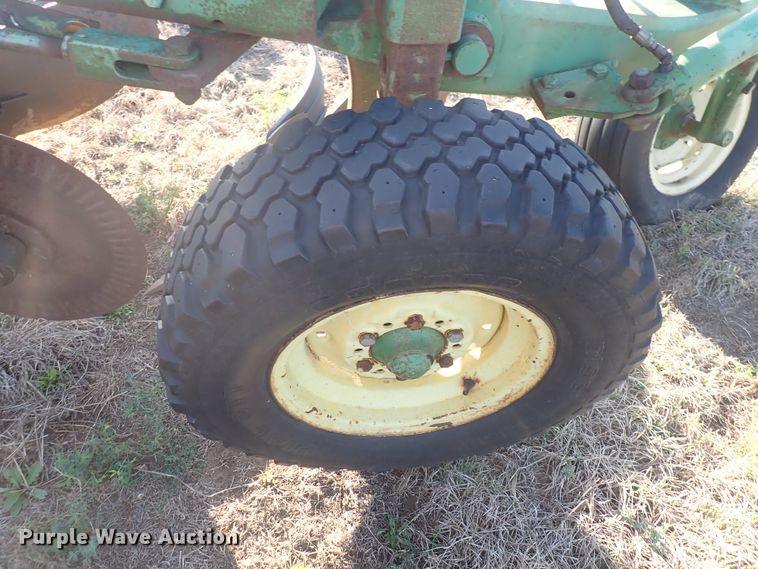 image for item DN2082 John Deere A2800  five bottom plow