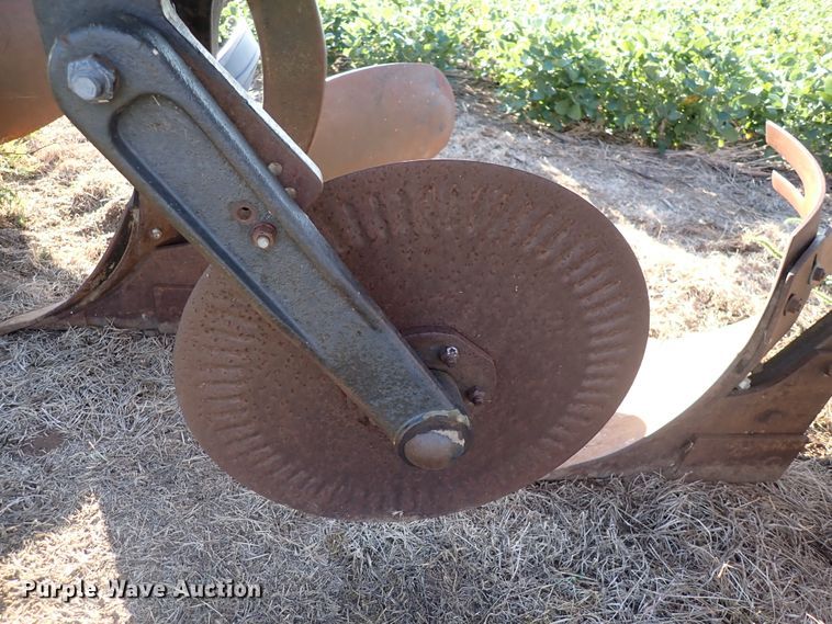 image for item DN2082 John Deere A2800  five bottom plow