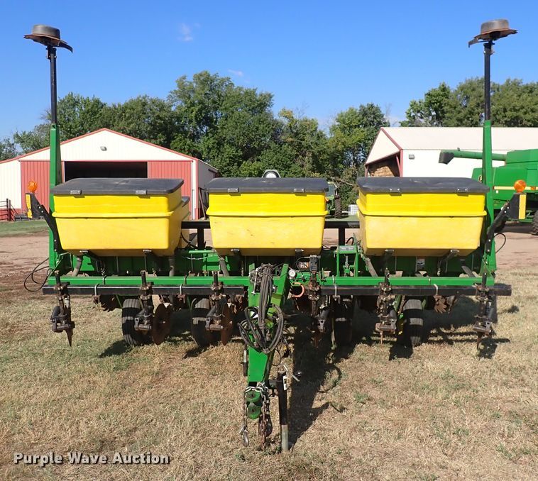 image for item DN2083 John Deere 1750 MaxEmerge XP  planter