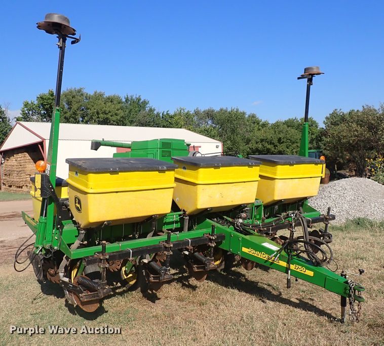 image for item DN2083 John Deere 1750 MaxEmerge XP  planter
