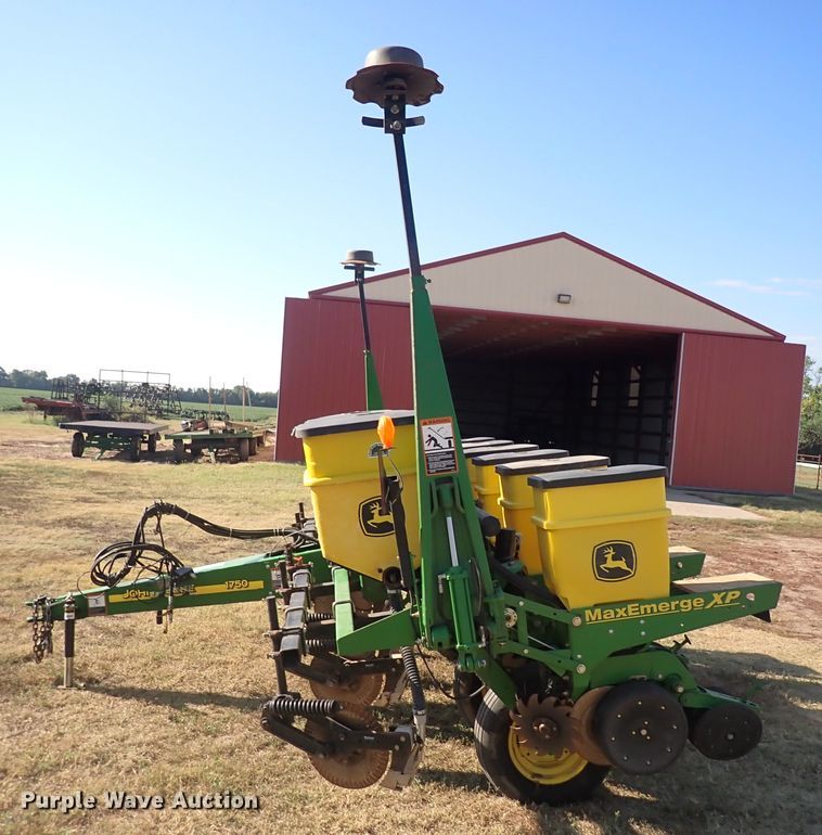 image for item DN2083 John Deere 1750 MaxEmerge XP  planter