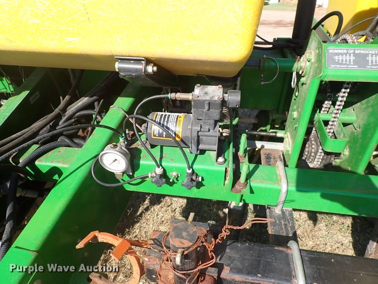 image for item DN2083 John Deere 1750 MaxEmerge XP  planter