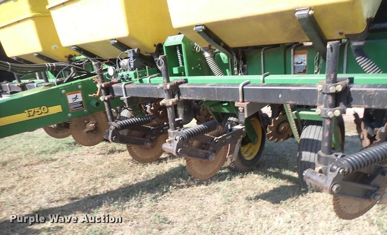 image for item DN2083 John Deere 1750 MaxEmerge XP  planter