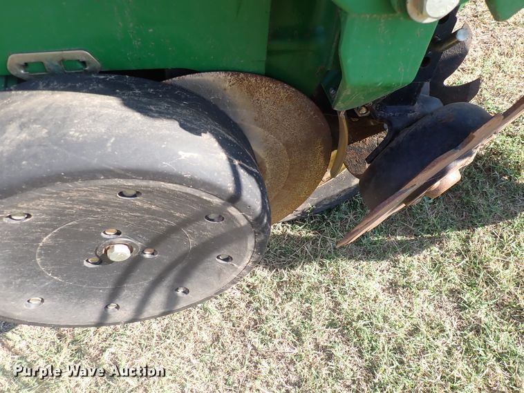 image for item DN2083 John Deere 1750 MaxEmerge XP  planter