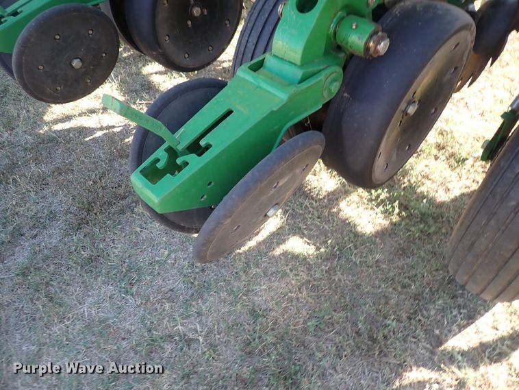 image for item DN2083 John Deere 1750 MaxEmerge XP  planter