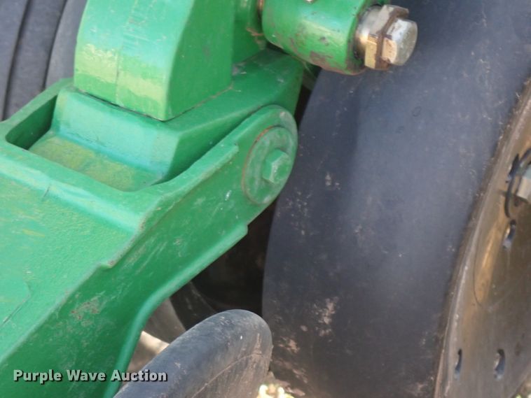 image for item DN2083 John Deere 1750 MaxEmerge XP  planter