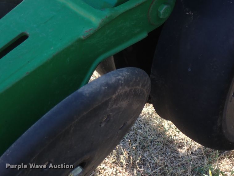 image for item DN2083 John Deere 1750 MaxEmerge XP  planter