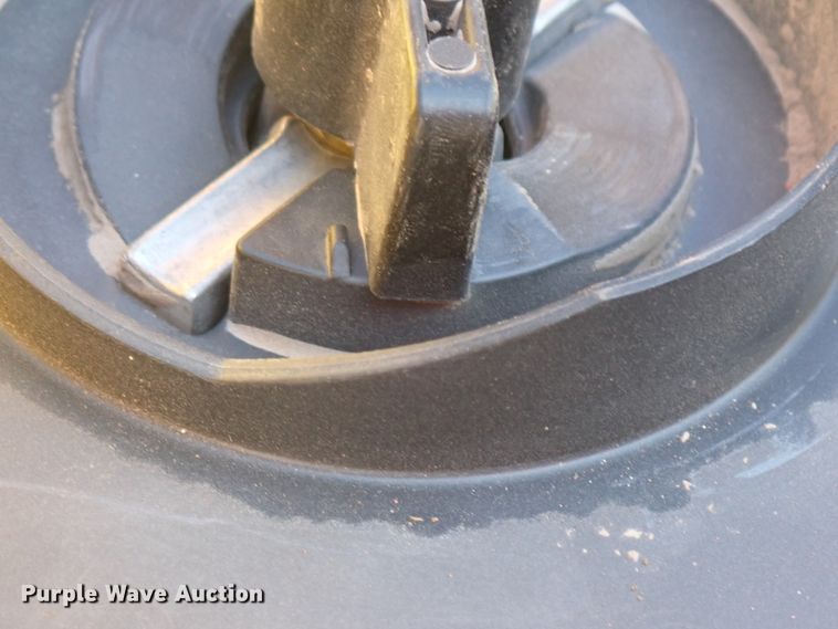 image for item DN2083 John Deere 1750 MaxEmerge XP  planter