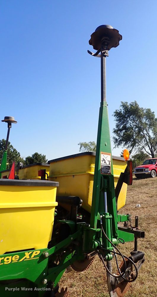image for item DN2083 John Deere 1750 MaxEmerge XP  planter