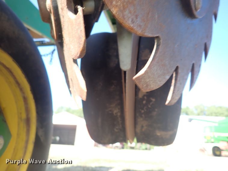 image for item DN2083 John Deere 1750 MaxEmerge XP  planter