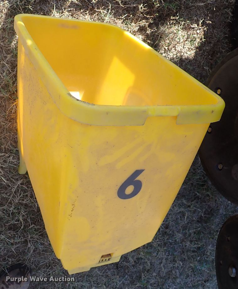 image for item DN2083 John Deere 1750 MaxEmerge XP  planter