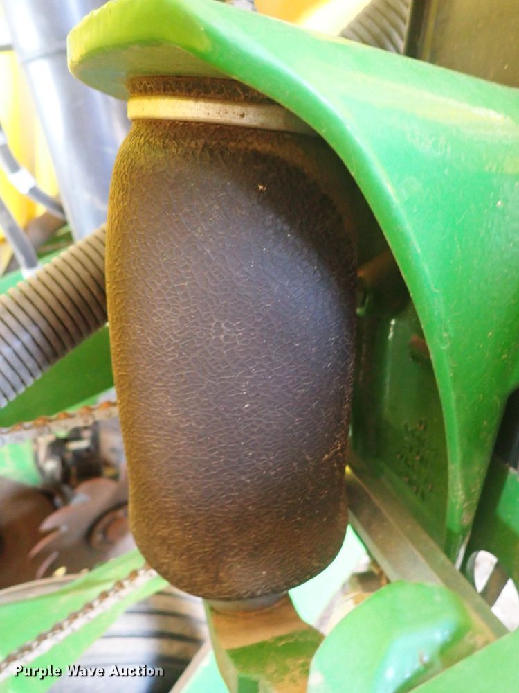 image for item DN2083 John Deere 1750 MaxEmerge XP  planter
