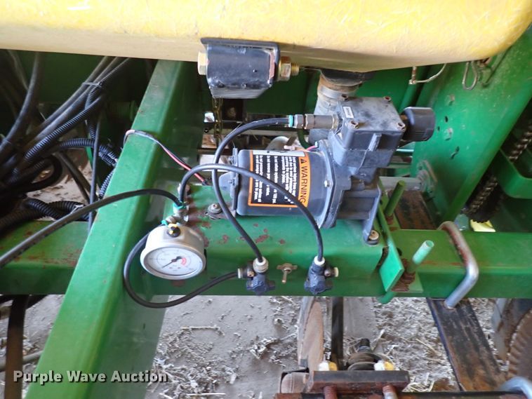 image for item DN2083 John Deere 1750 MaxEmerge XP  planter