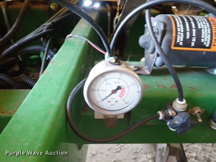 image for item DN2083 John Deere 1750 MaxEmerge XP  planter