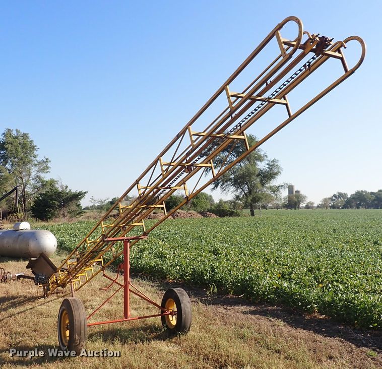 image for item DN2086 Hay bale elevator