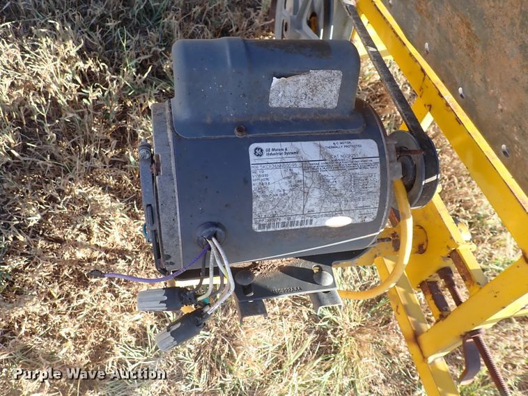 image for item DN2086 Hay bale elevator