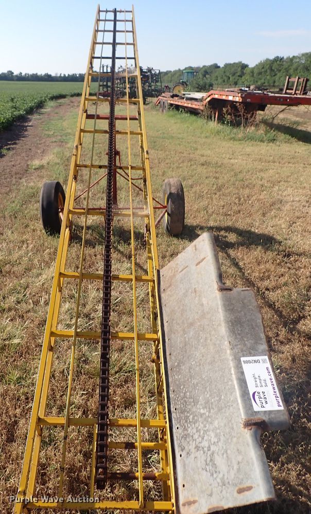 image for item DN2086 Hay bale elevator