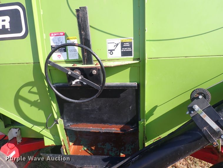 image for item DN2092 Parker 205  gravity wagon