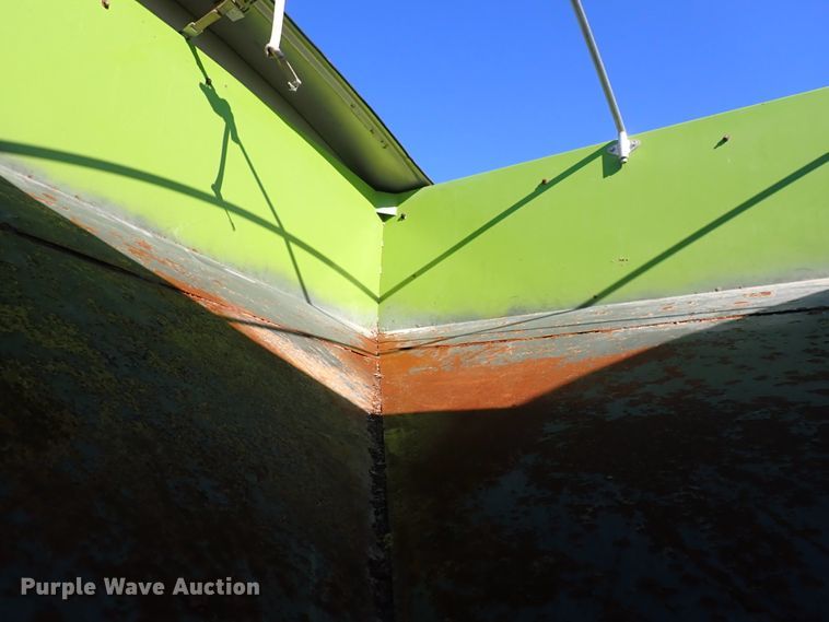 image for item DN2092 Parker 205  gravity wagon