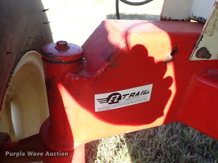 image for item DN2092 Parker 205  gravity wagon