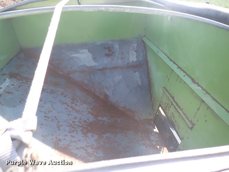 image for item DN2092 Parker 205  gravity wagon