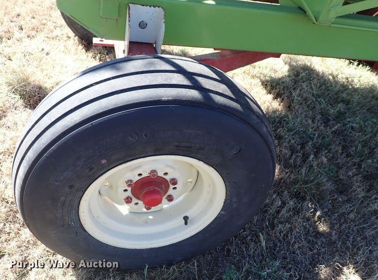 image for item DN2092 Parker 205  gravity wagon