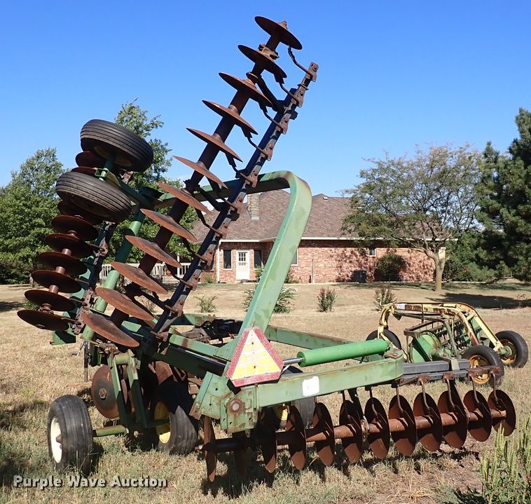 image for item DN2098 John Deere 235  double off-set disk