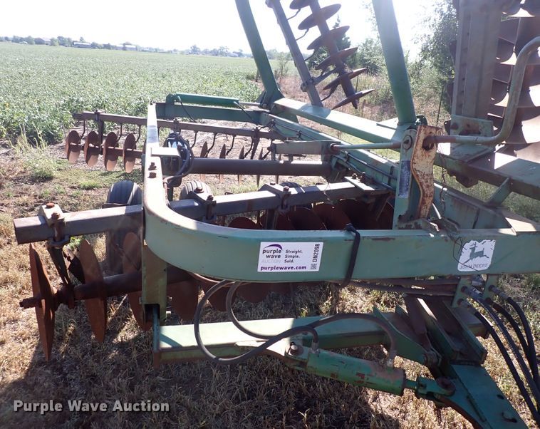 image for item DN2098 John Deere 235  double off-set disk