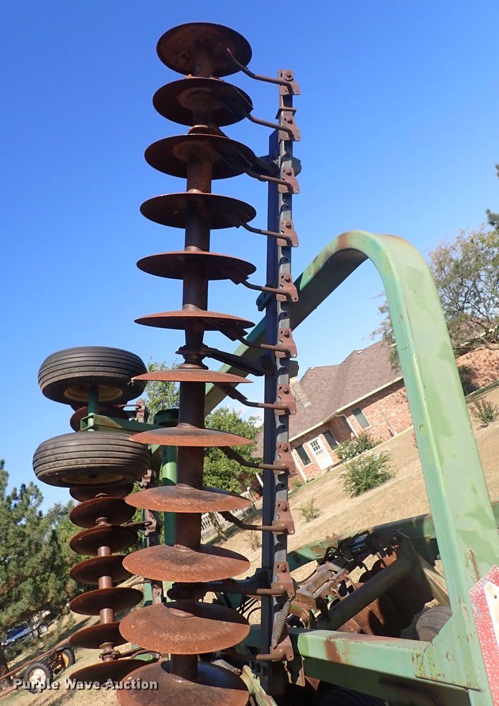 image for item DN2098 John Deere 235  double off-set disk